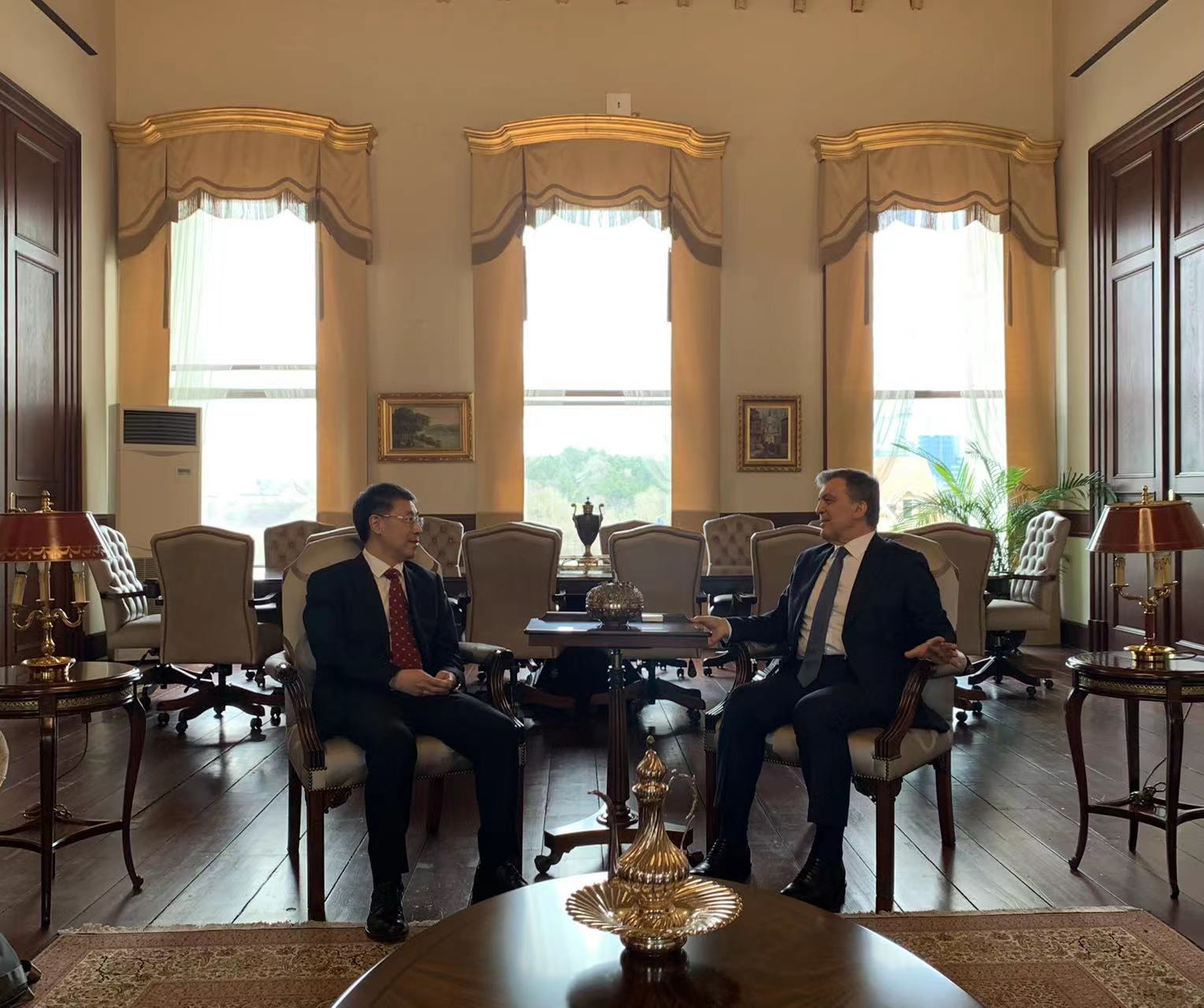 Vice President Li Jie Met with Former Turkish President Abdullah Gül